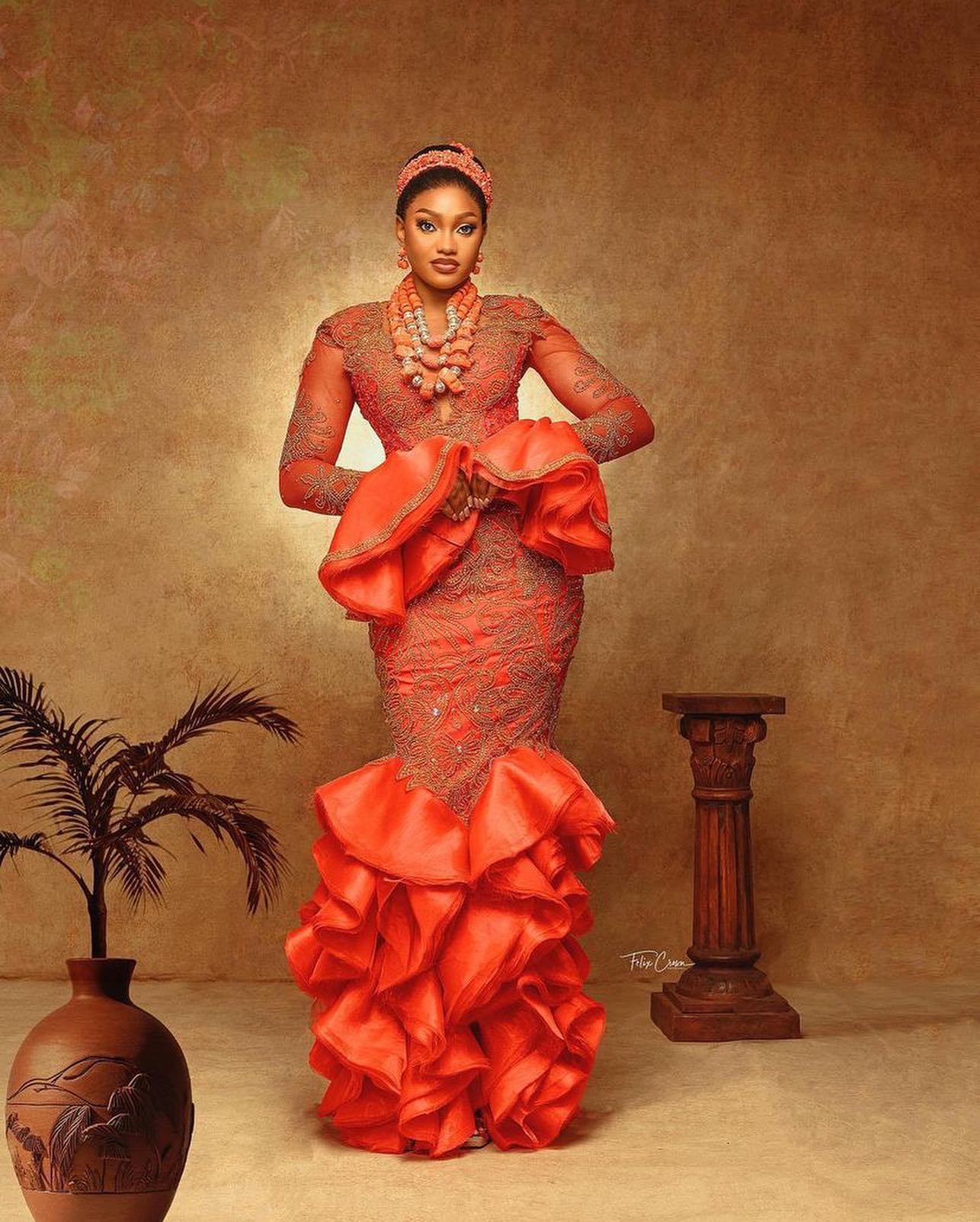 Latest Aso Ebi Styles For the Weekend Events 1