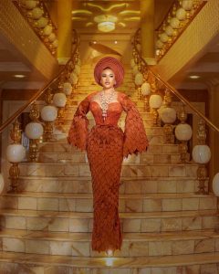 Latest Aso Ebi Styles For the Weekend Events 4
