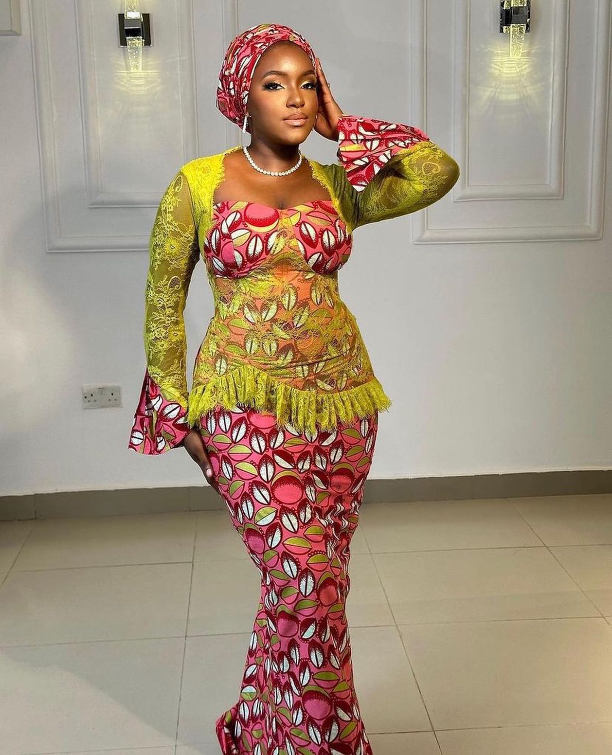 Latest Aso Ebi Styles For the Weekend Events 18