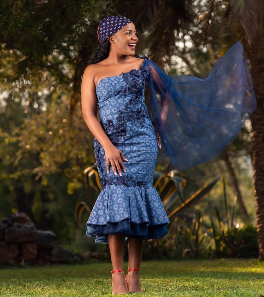 Top Ten Chic Traditional Shweshwe Skirts For Black Women 9