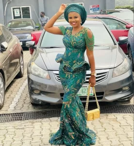 +15 Stunning Aso Ebi Collection For Beautiful African Women   11