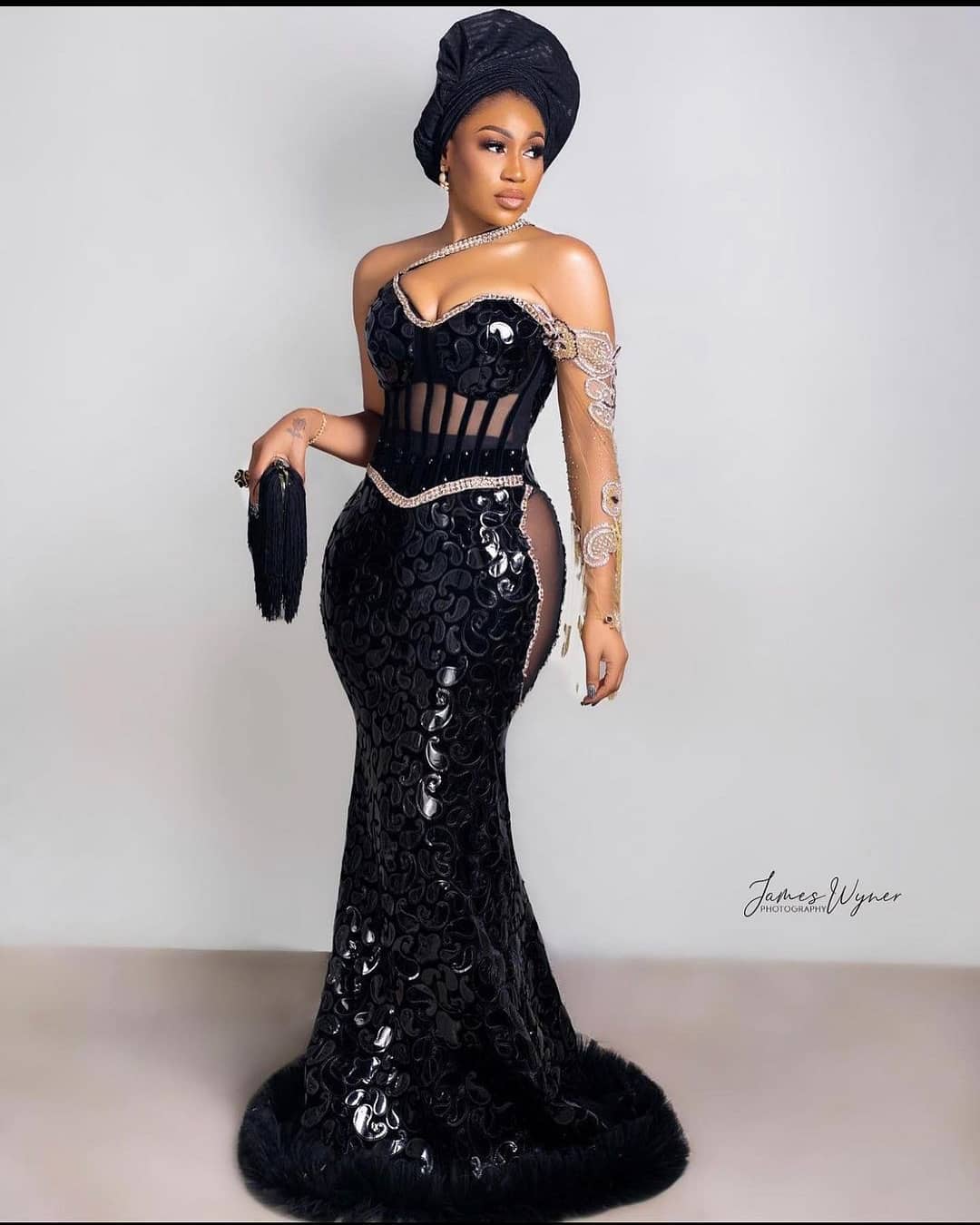 +10 Best Aso Ebi Outfits For South African Weddings 12