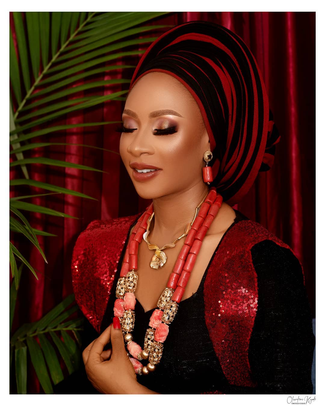 Most Stylish Aso Ebi Styles For Wedding's Guest 25