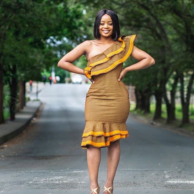 shweshwe traditional attire 2021 for African women - traditional attire 1