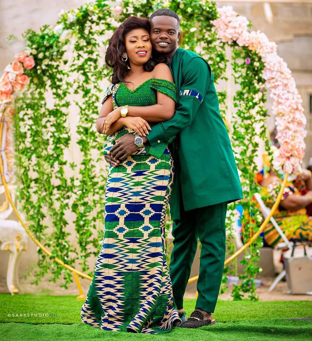 https://shweshwe1.com/wp-content/uploads/2020/03/AFRICAN-WEDDING-DRESSES-1-1.jpg