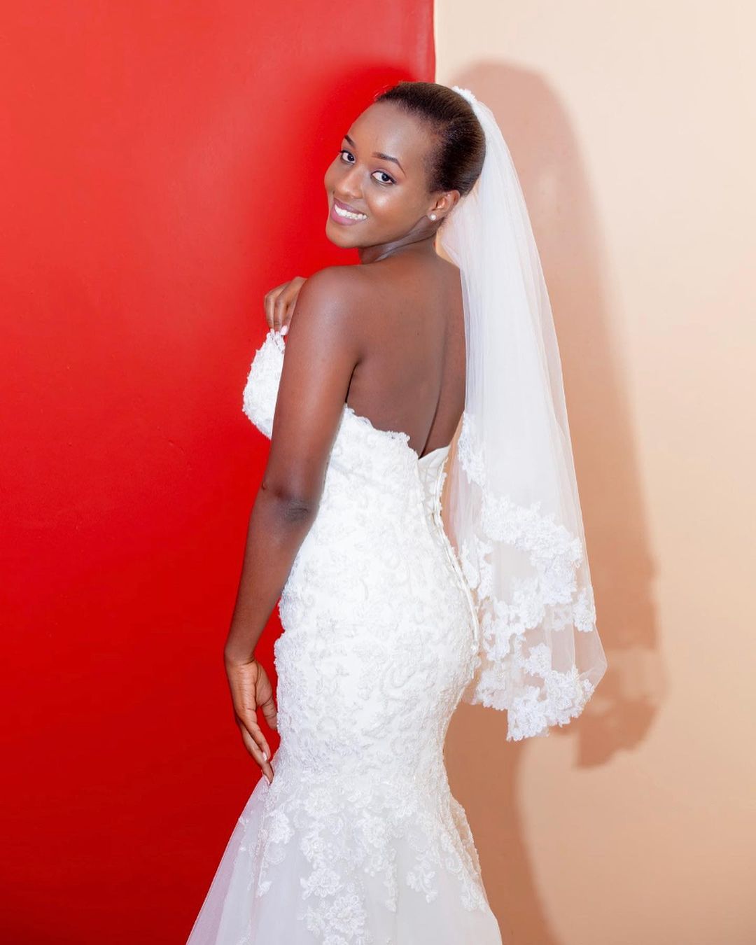 BEST LACE WEDDING DRESSES FOR AFRICAN WOMEN-FASHION 11