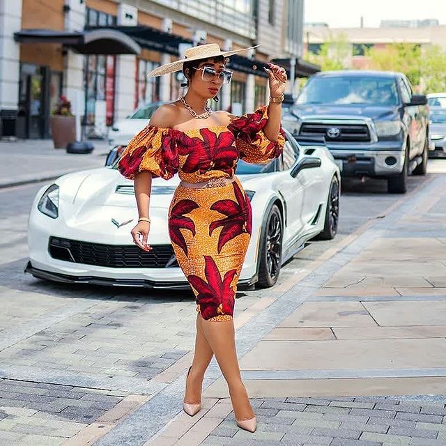 Beautiful Ankara Gowns With Native Styles  25