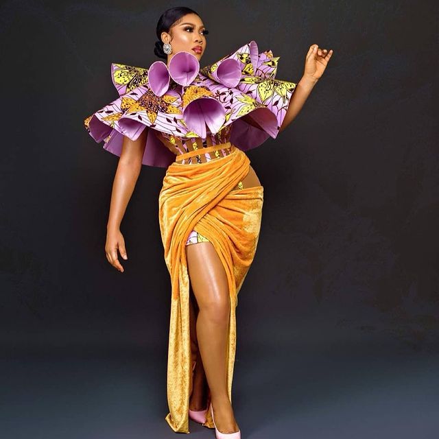Beautiful Ankara Gowns With Native Styles  17