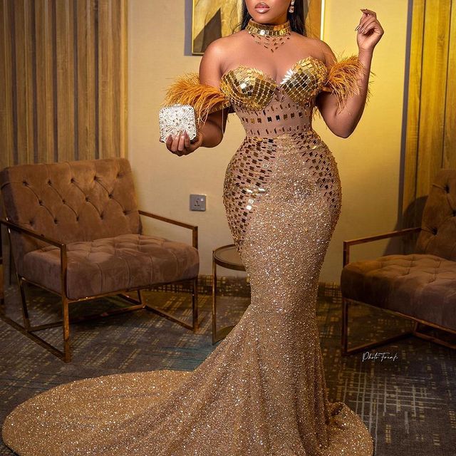 Stunning Aso Ebi Gowns Styles 2022 For Ladies 11