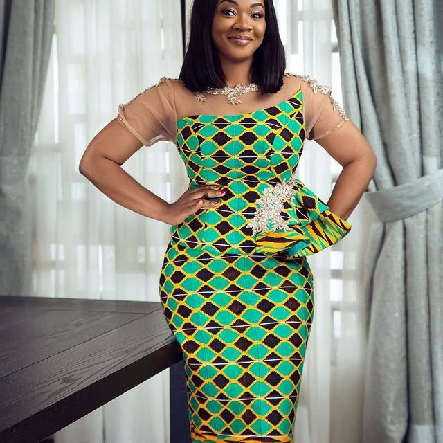 Unique Ankara Gowns Styles 2022 For Women 10