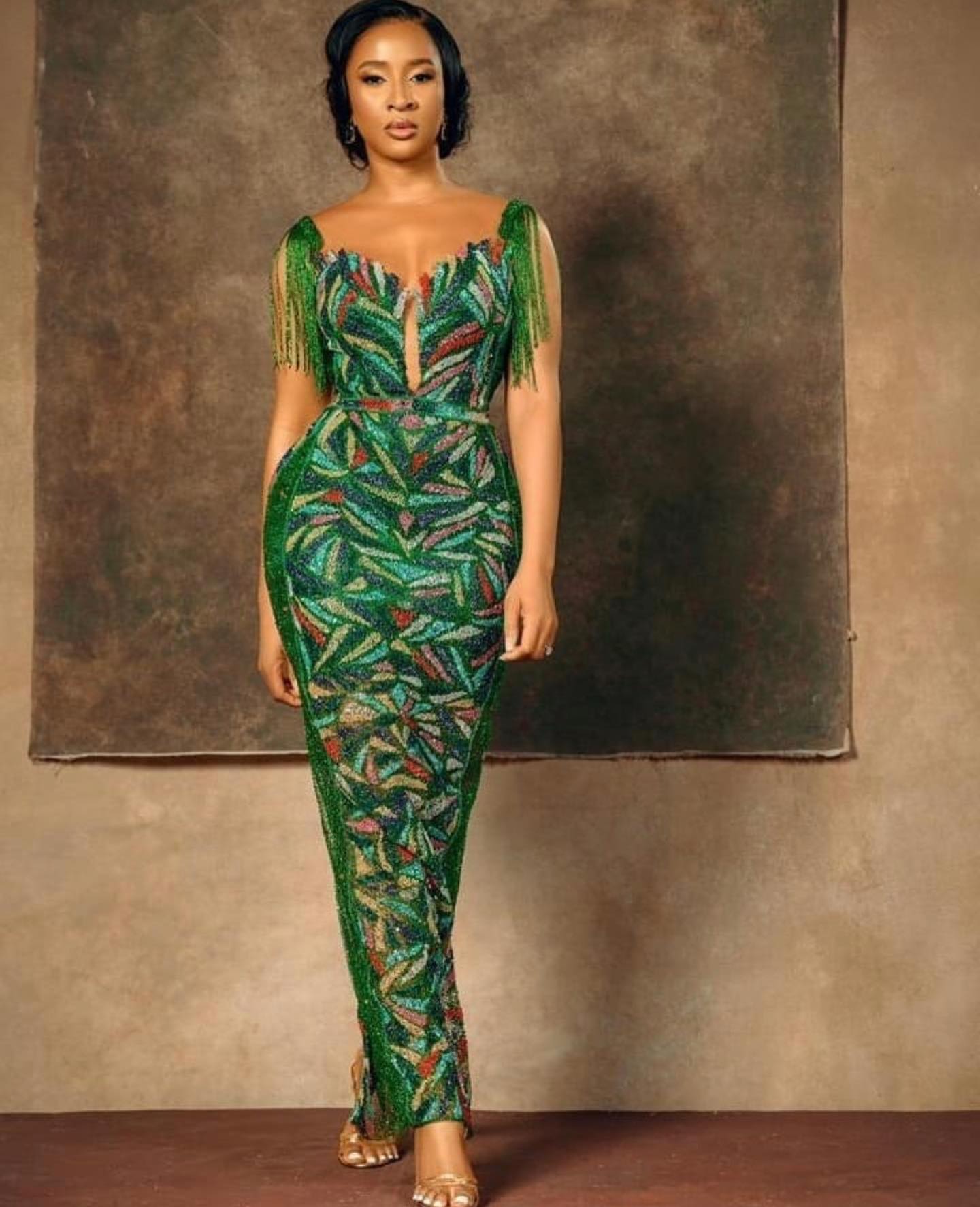 Beautiful African Lace Gown Styles For Fashionable Ladies - Asoebi Guest  Fashion