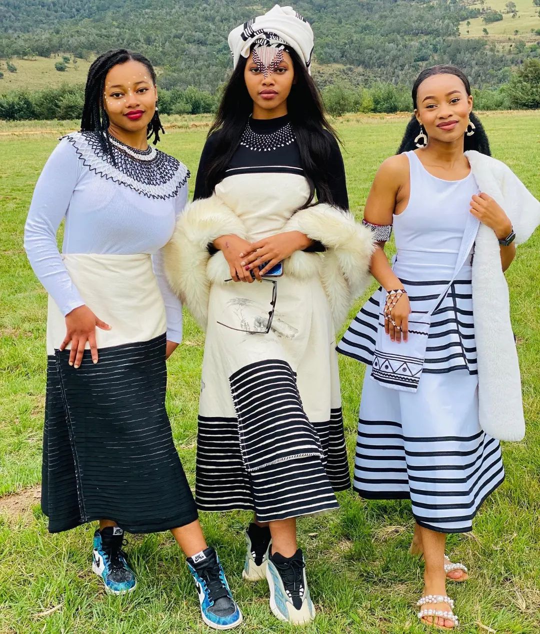 Modern Xhosa Traditional Dresses For Women 2023 17