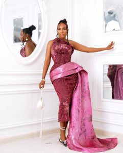 Stunning Aso Ebi Styles For African Women 2023 7