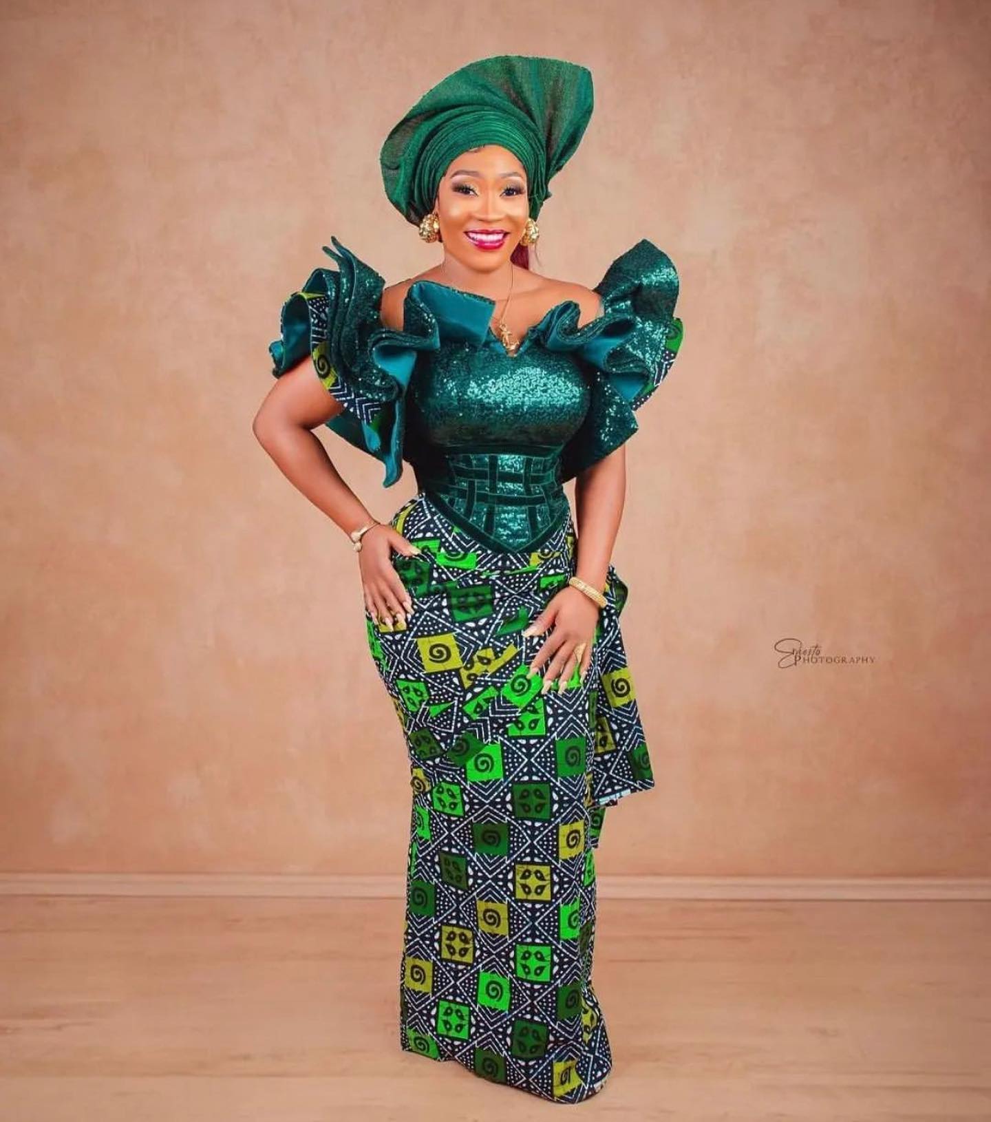 Beautiful Aso Ebi Patterns For Wedding Ceremony Guests