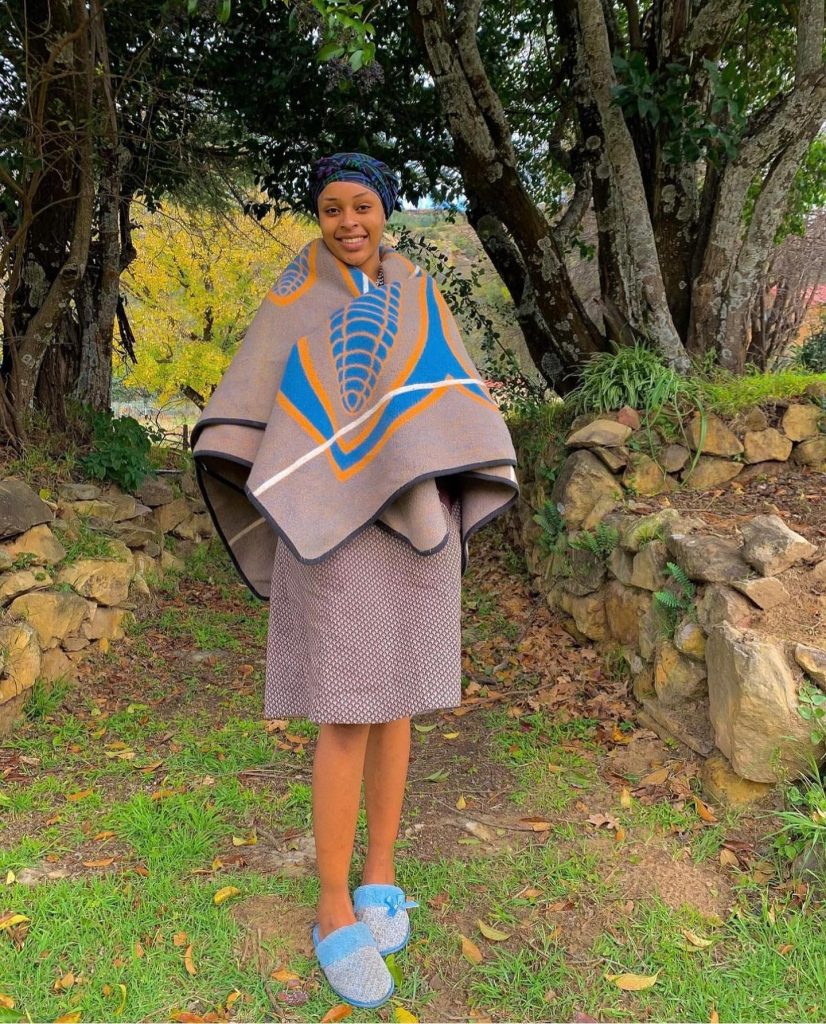 How Tswana traditional dresses are worn and accessorized 10