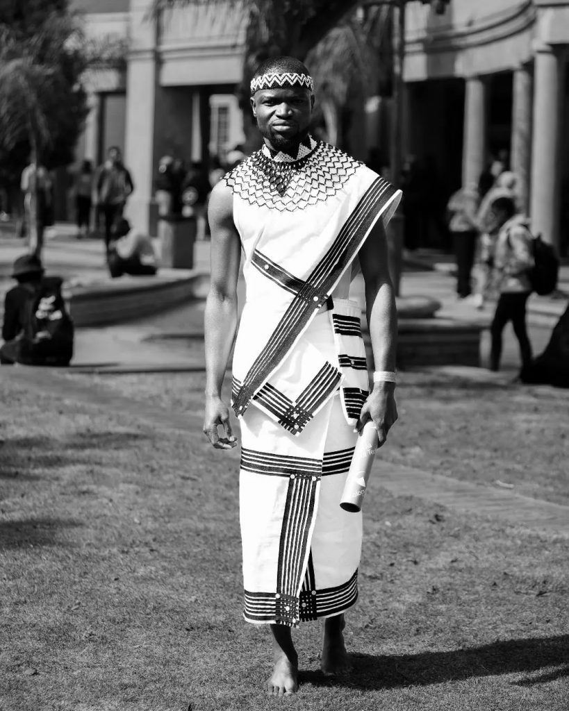 Unveiling the Colors and Patterns of Xhosa Traditional Attire 3
