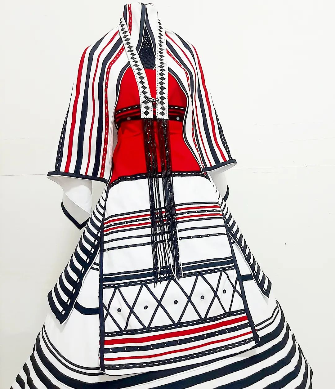 Wearing Xhosa Heritage: A Guide to Stunning Dresses for Every Occasion 18